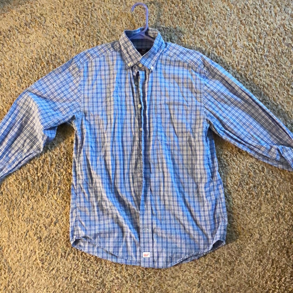 Vineyard Vines button up shirt